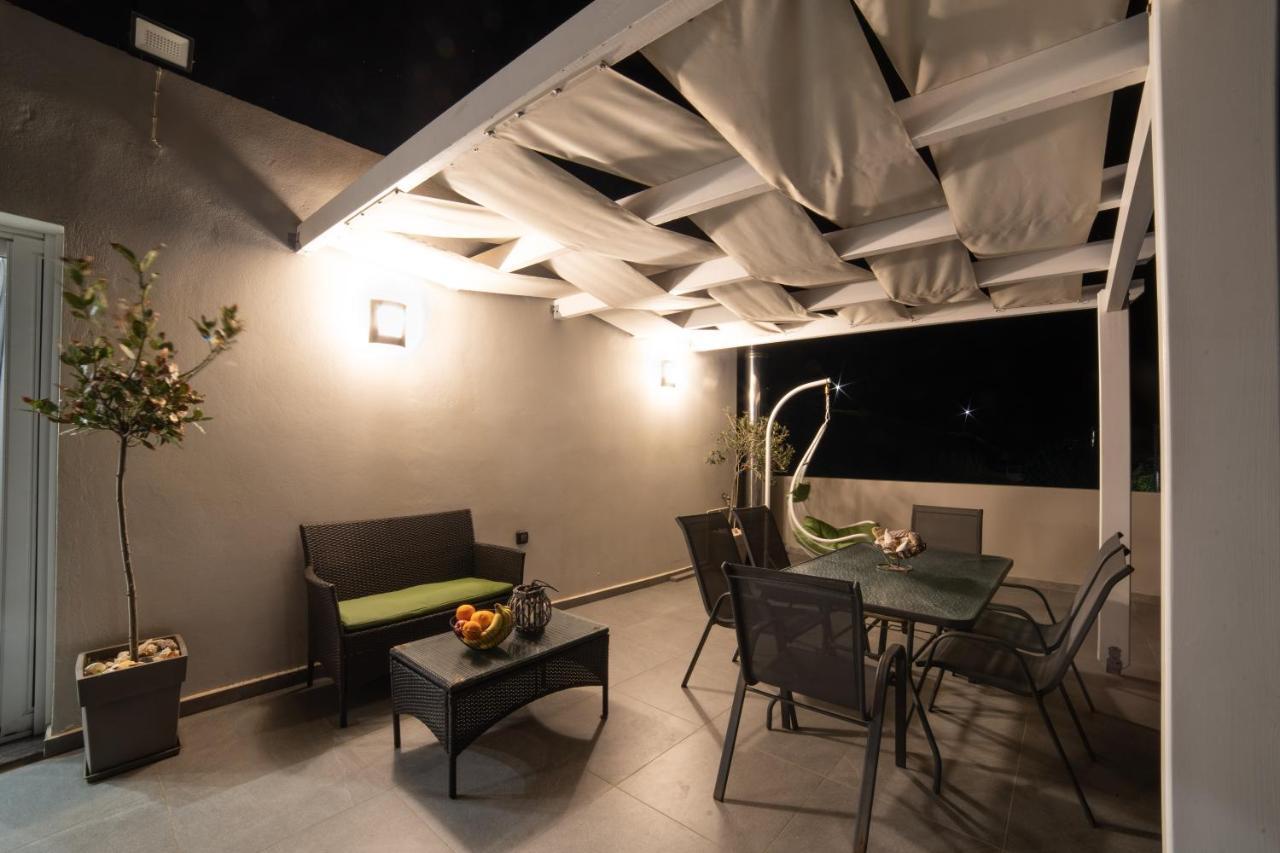 Home Sweet Home - Big Balcony With Great View Kíssamos Extérieur photo